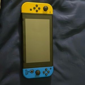 Comes with Nintendo and charger box and cable